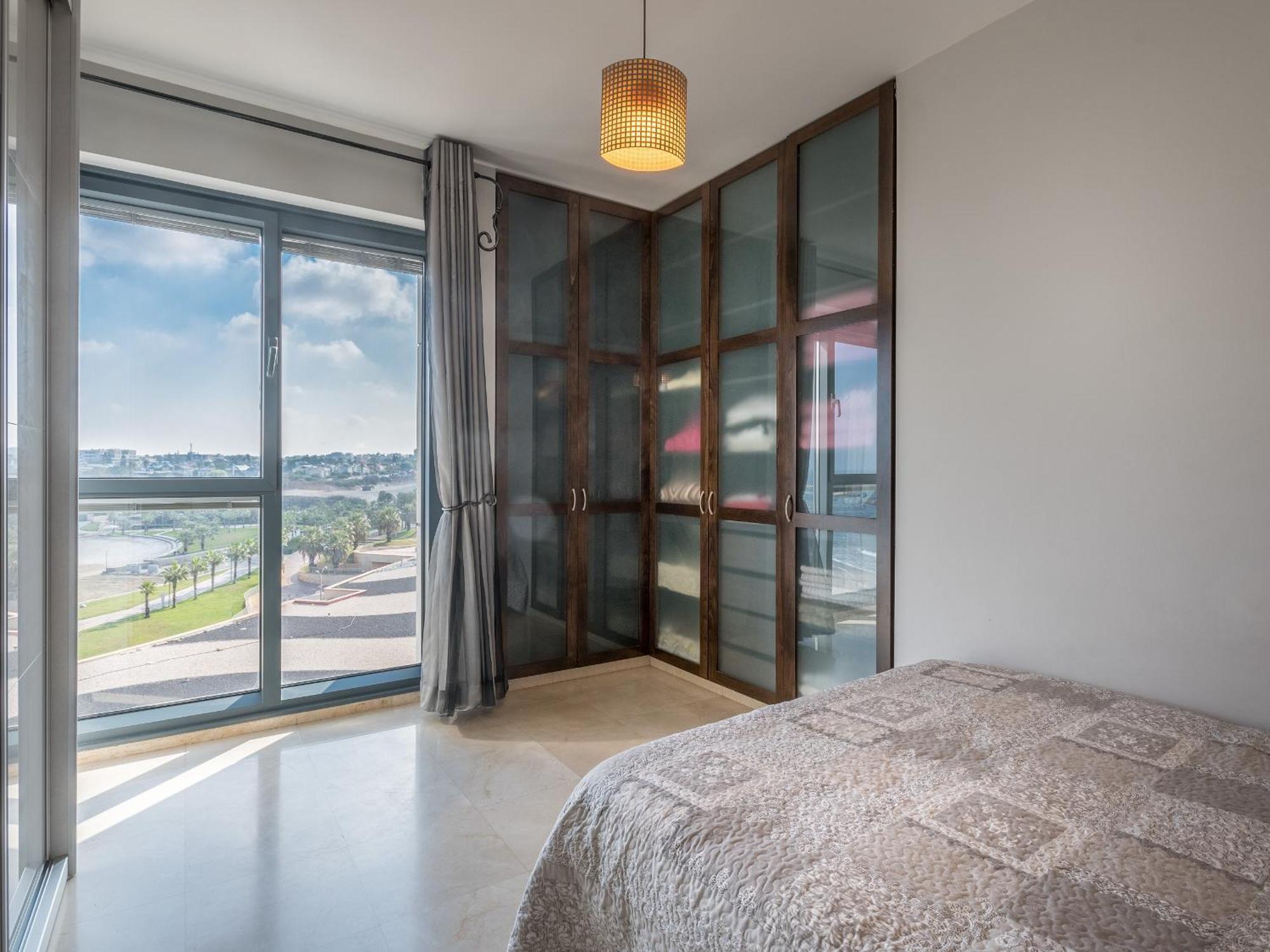 Front Of Beach Next Ritz Hotel - 3 Bedroom& 3 Bathroom Herzelia Chambre photo